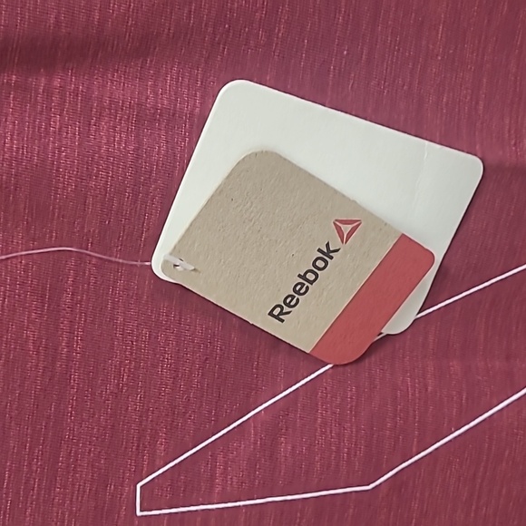 REEBOK - Logo T-Shirt - Picture 4 of 4